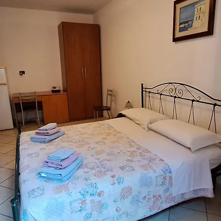 Maxpensione Bed & Breakfast *